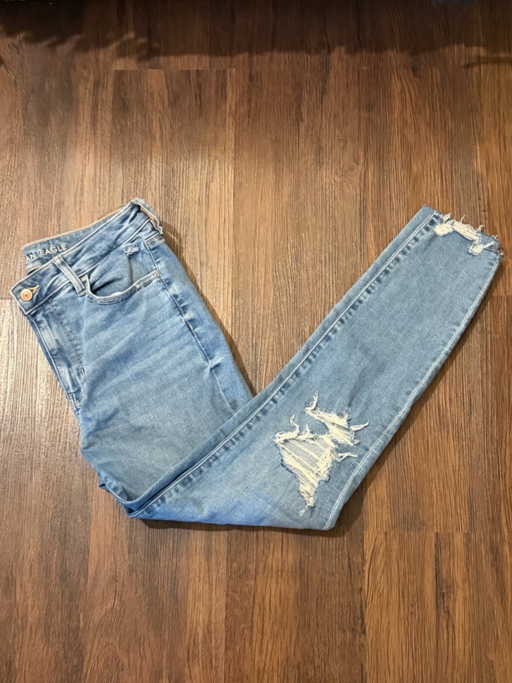 American Eagle Outfitters Light Blue Distressed Skinny Jeggings - Picture 6 of 9